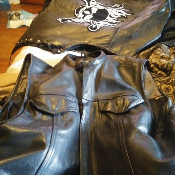 Vest - Picture 3 of 3